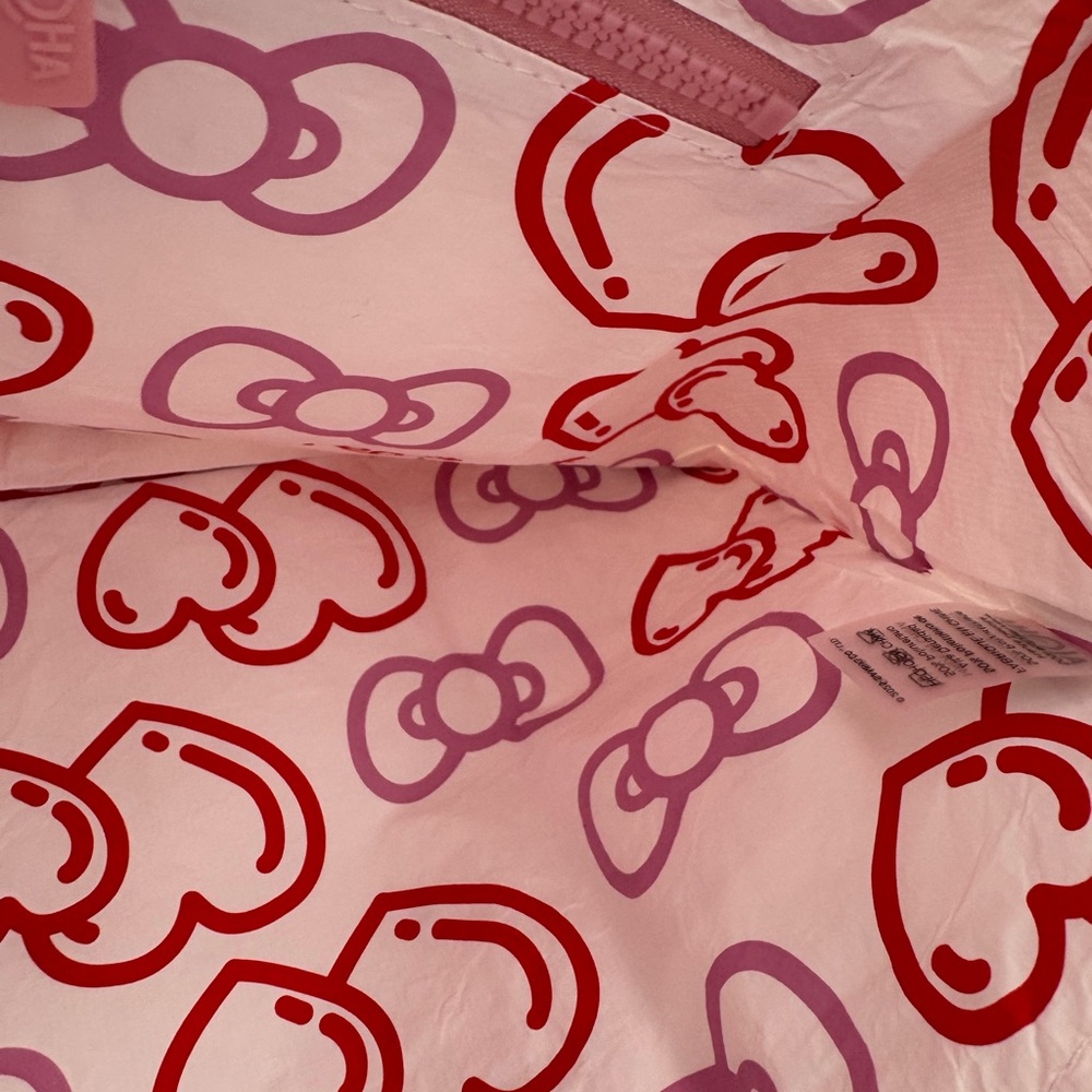 Aloha Collection x Hello Kitty Reversible Tote - Picture 9 of 10